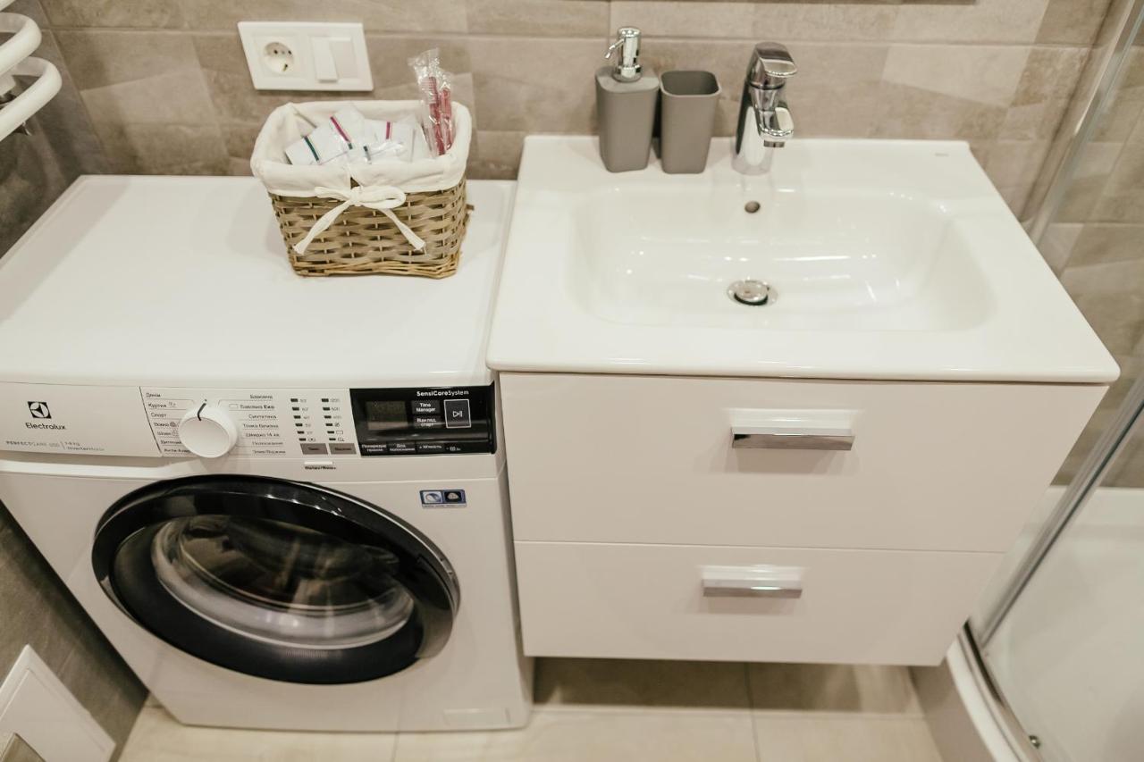 Appartement Lara Apartament 2 à Lviv Extérieur photo
